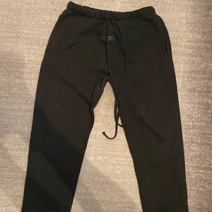 Essential sweatpants